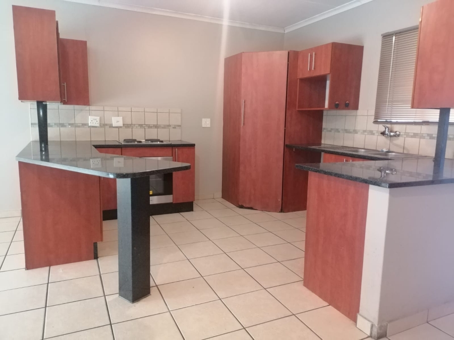 To Let 3 Bedroom Property for Rent in Waterval East North West